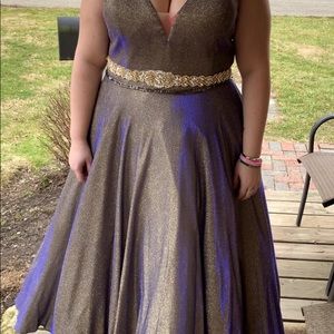 Gorgeous sparking prom dress.